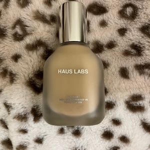 Haus labs Triclone skin tech foundation